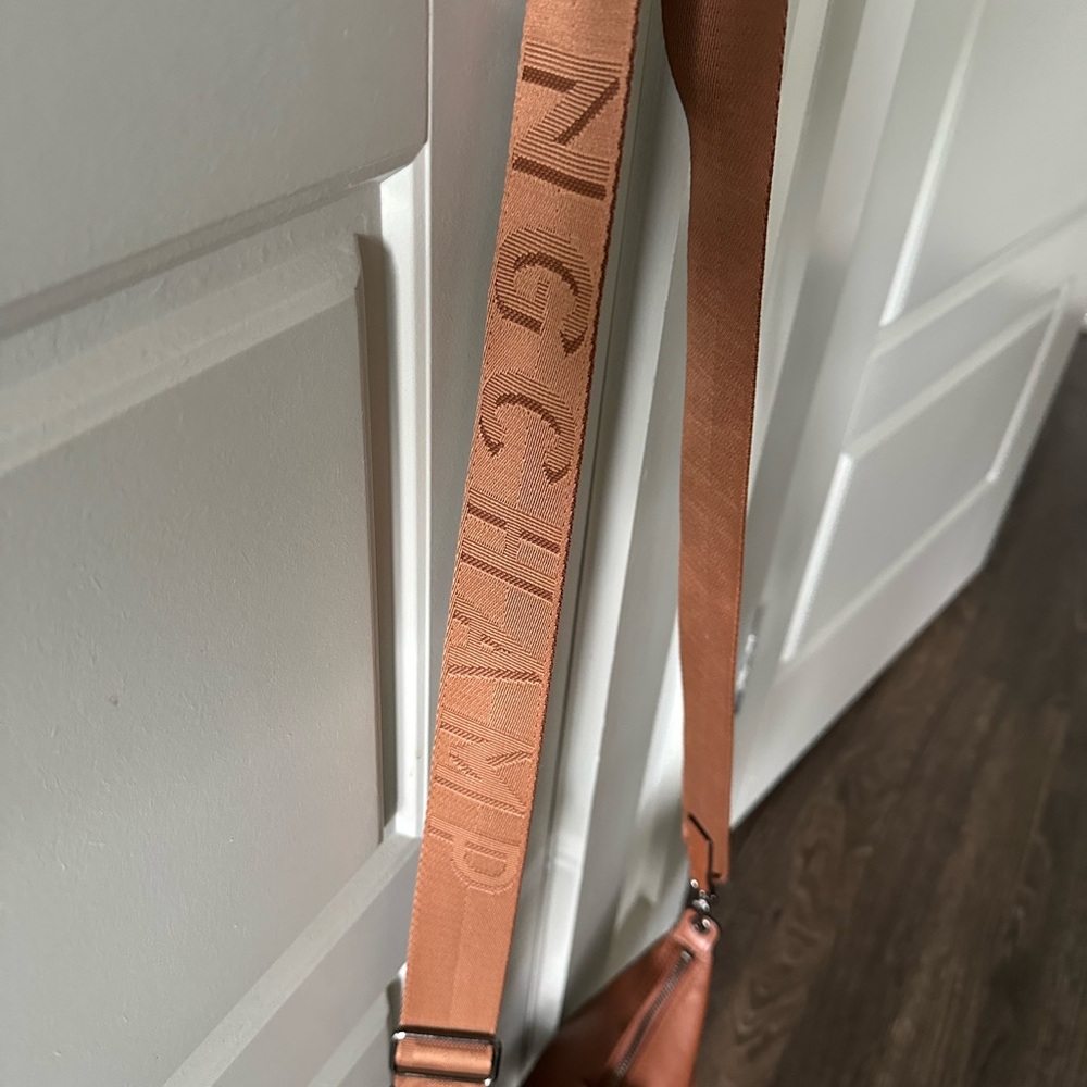 Longchamp Tan Shoulder Bag - Picture 7 of 7